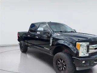 Ford F-250 Super Duty 2017 4x4 XLT 4dr Crew Cab 6.8 ft. SB Pickup