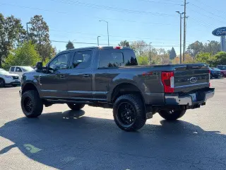 Ford F-250 Super Duty 2019 4x4 Lariat 4dr Crew Cab 6.8 ft. SB Pickup