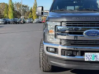 Ford F-250 Super Duty 2019 4x4 Lariat 4dr Crew Cab 6.8 ft. SB Pickup