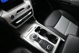 Ford Explorer 2024 AWD XLT 4 puertas SUV