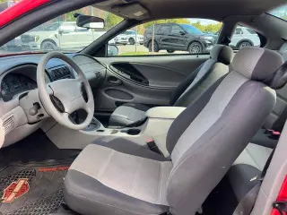 Ford Mustang 2002 2d Fastback