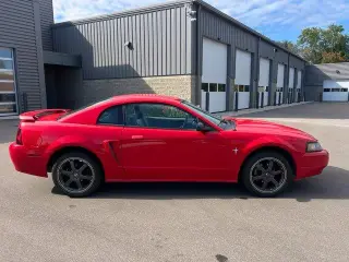 Ford Mustang 2002 2d Fastback