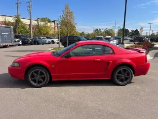 Ford Mustang 2002 2d Fastback