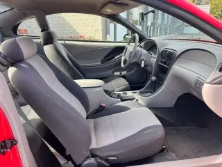 Ford Mustang 2002 2d Fastback