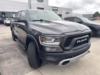 Ram 1500 2019 4x4 Rebel 4dr Quad Cab 6.4 ft. SB Camión de carga