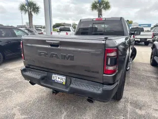 Ram 1500 2019 4x4 Rebel 4dr Quad Cab 6.4 ft. SB Camión de carga
