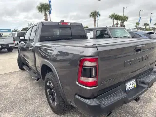 Ram 1500 2019 4x4 Rebel 4dr Quad Cab 6.4 ft. SB Camión de carga