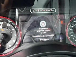 Ram 1500 2019 4x4 Rebel 4dr Quad Cab 6.4 ft. SB Camión de carga