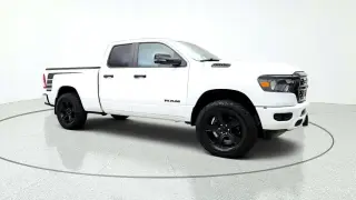 Ram 1500 2023 4x4 Big Horn 4p Cubierta Cuádruple 6.4 pies SB Camión pickup