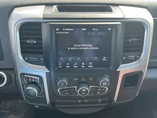 Ram 1500 Classic 2019 4x2 SLT 4 Quad Cab 6.3 ft. SB Pickup
