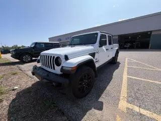 Jeep Gladiator 2023 4x4 Sport 4puerta Cabina Larga 5.0 ft. SB