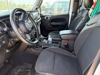 Jeep Gladiator 2023 4x4 Sport 4puerta Cabina Larga 5.0 ft. SB