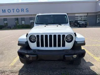 Jeep Gladiator 2023 4x4 Sport 4puerta Cabina Larga 5.0 ft. SB