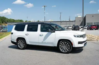 Jeep Grand Wagoneer 2023 4x4 Serie II SUV 4 puertas