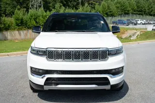 Jeep Grand Wagoneer 2023 4x4 Serie II SUV 4 puertas