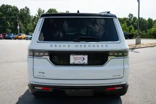 Jeep Grand Wagoneer 2023 4x4 Serie II SUV 4 puertas