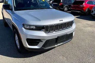 Jeep Grand Cherokee 2023 4x4 Laredo SUV de 4 puertas