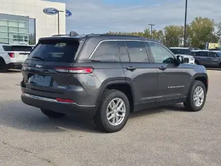 Jeep Grand Cherokee 2024 4x4 Laredo 4dr SUV