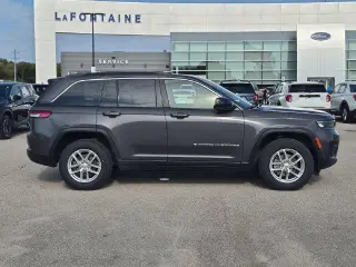 Jeep Grand Cherokee 2024 4x4 Laredo 4dr SUV