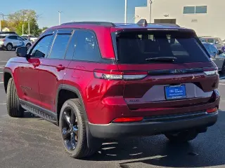 Jeep Grand Cherokee 2025 4x4 Laredo 4dr SUV