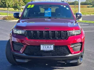Jeep Grand Cherokee 2025 4x4 Laredo 4dr SUV