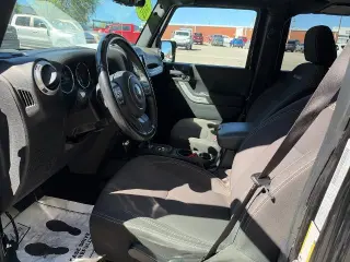 Jeep Wrangler Unlimited 2016 4x4 Sahara 4dr SUV