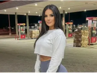 (213) 921-2392  😍