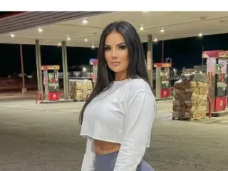 (213) 921-2392  😍