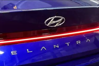 Hyundai ELANTRA 2023 Limited 4dr Sedán