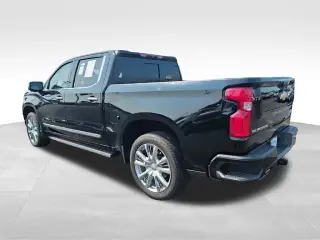 Chevrolet Silverado 1500 2022 4x4 High Country 4dr Crew Cab 5.8 ft. SB