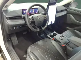 Ford Mustang Mach-E 2024 AWD Select 4dr SUV