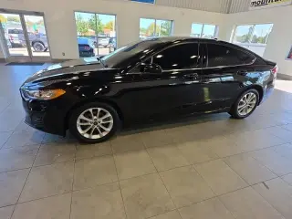 Sedán Ford Fusion 2020 SE de 4 puertas