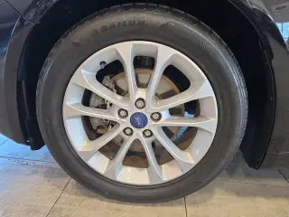 Sedán Ford Fusion 2020 SE de 4 puertas