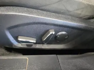 Sedán Ford Fusion 2020 SE de 4 puertas