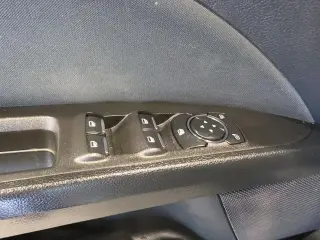 Sedán Ford Fusion 2020 SE de 4 puertas