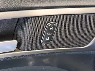 Sedán Ford Fusion 2020 SE de 4 puertas