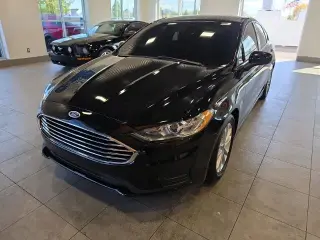 Sedán Ford Fusion 2020 SE de 4 puertas