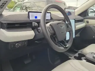 Ford Mustang Mach-E 2023 Premium 4dr SUV