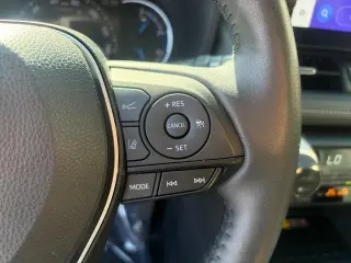 Toyota RAV4 Híbrido 2023 AWD XLE Premium SUV de 4 puertas