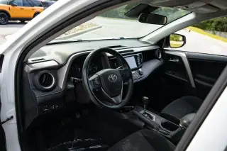 Toyota RAV4 2017 XLE SUV de 4 puertas