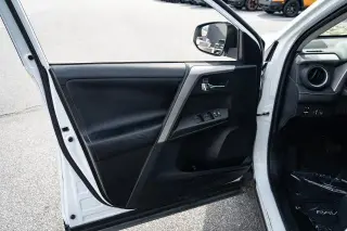 Toyota RAV4 2017 XLE SUV de 4 puertas