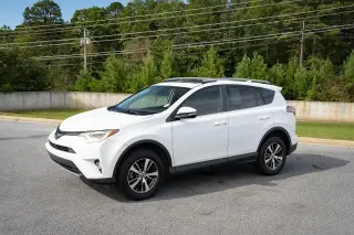 Toyota RAV4 2017 XLE SUV de 4 puertas
