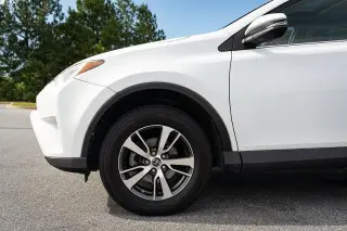 Toyota RAV4 2017 XLE SUV de 4 puertas