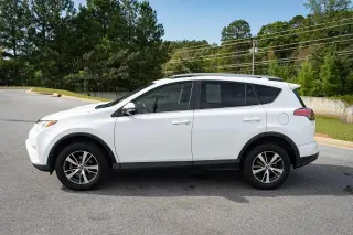 Toyota RAV4 2017 XLE SUV de 4 puertas