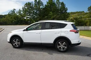 Toyota RAV4 2017 XLE SUV de 4 puertas