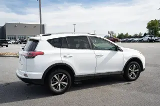 Toyota RAV4 2017 XLE SUV de 4 puertas