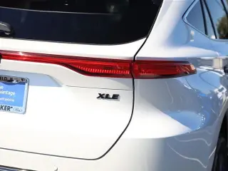 Toyota Venza 2023 Crossover LE de 4 puertas y tracción en las cuatro ruedas (AWD)