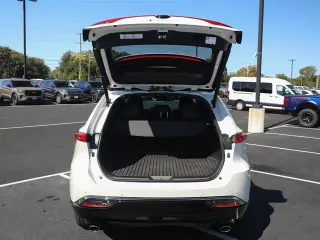 Toyota Venza 2023 Crossover LE de 4 puertas y tracción en las cuatro ruedas (AWD)