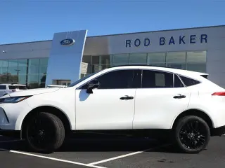 Toyota Venza 2023 Crossover LE de 4 puertas y tracción en las cuatro ruedas (AWD)