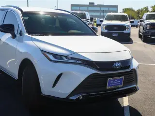Toyota Venza 2023 Crossover LE de 4 puertas y tracción en las cuatro ruedas (AWD)